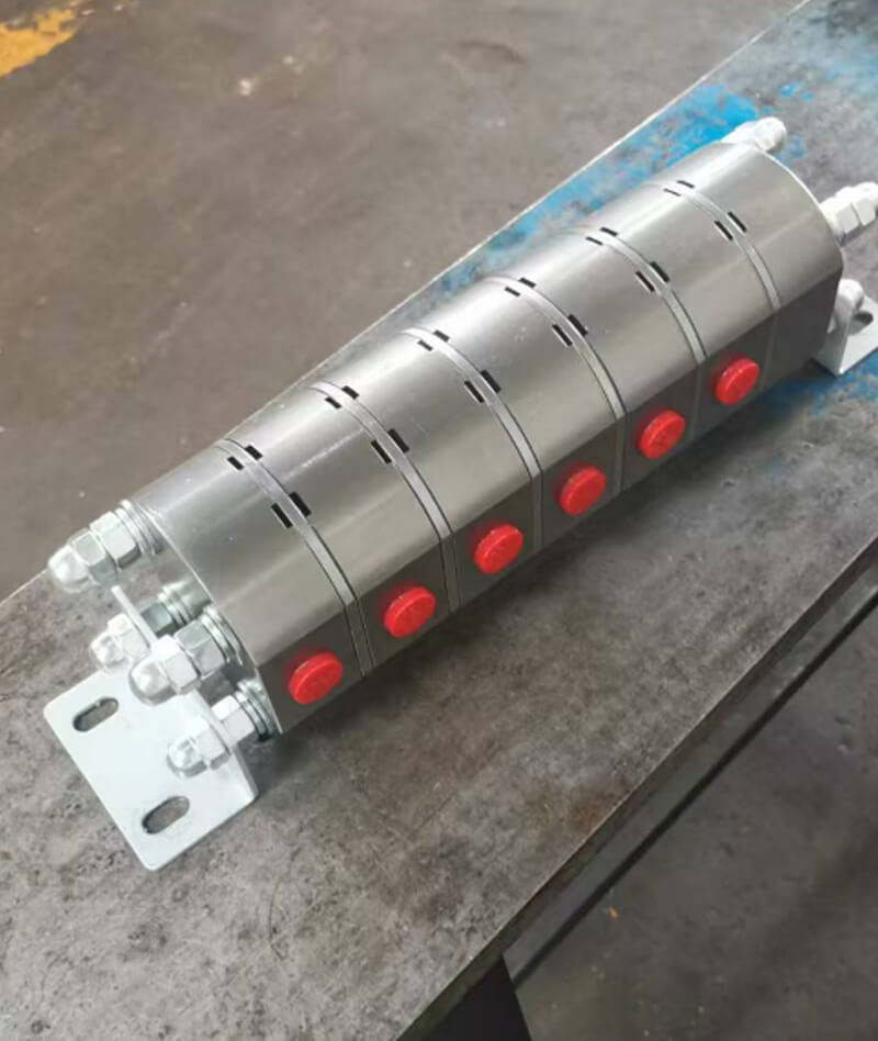 Heavy-duty AGV truck synchronization system 2.jpg
